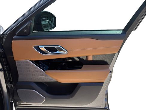 Used 2019 Land Rover Range Rover Velar R-Dynamic SE image 47