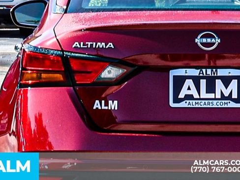 Used 2025 Nissan Altima 2.5 SV FWD image 13