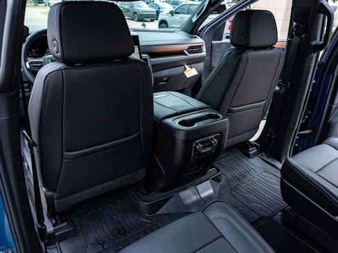 Used 2025 GMC Yukon XL Denali w/ Sun & Power Step Package AWD/4WD image 35