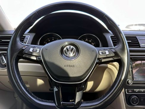 Used 2018 Volkswagen Passat 2.0T SE image 22