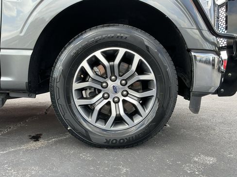 Used 2022 Ford F150 Lariat w/ Equipment Group 501A Mid image 23