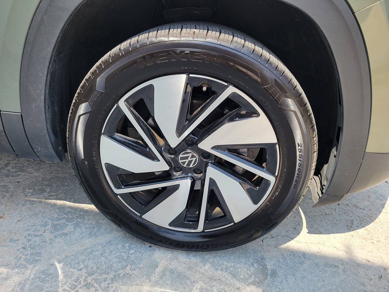 Used 2026 Volkswagen Atlas SE FWD image 15