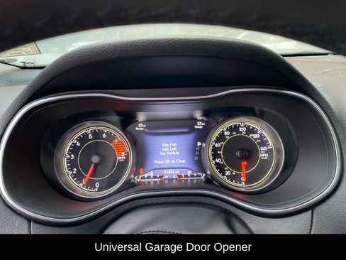 Used 2022 Jeep Cherokee Trailhawk w/ Premium Leather Package AWD/4WD image 12
