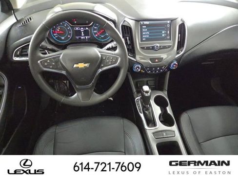 Used 2018 Chevrolet Cruze LT w/ Convenience Package image 19
