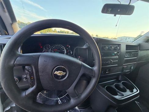 Used 2018 Chevrolet Express 2500 w/ Driver Convenience Package RWD image 18