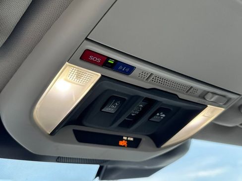 Used 2022 Subaru Forester Premium image 32