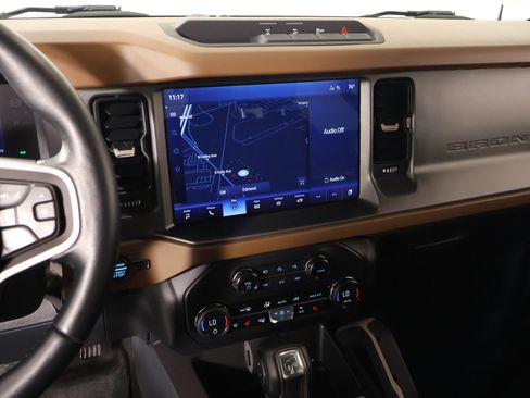 Used 2024 Ford Bronco Outer Banks AWD/4WD image 5
