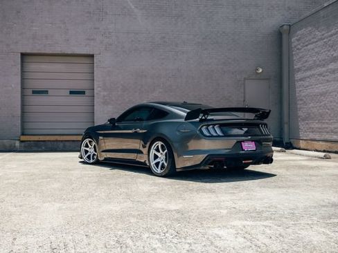 Used 2017 Ford Mustang GT Premium w/ GT Performance Package RWD image 36