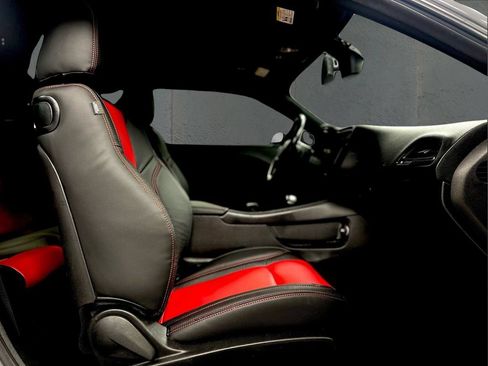 Used 2019 Dodge Challenger SXT RWD image 23