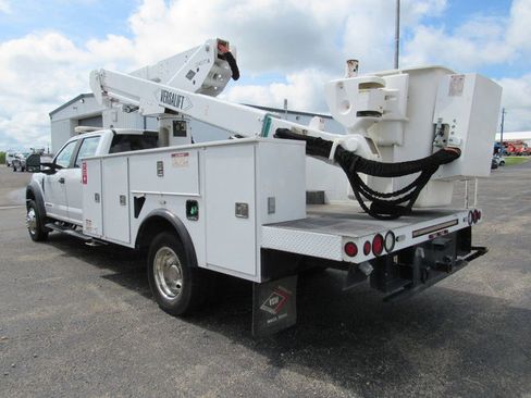 Used 2017 Ford F550 2WD Crew Cab Super Duty image 5