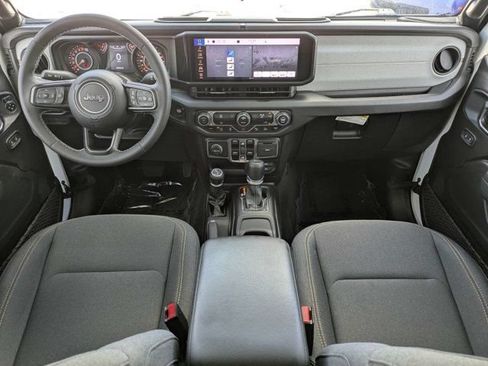 Certified 2025 Jeep Gladiator Sport AWD/4WD image 15