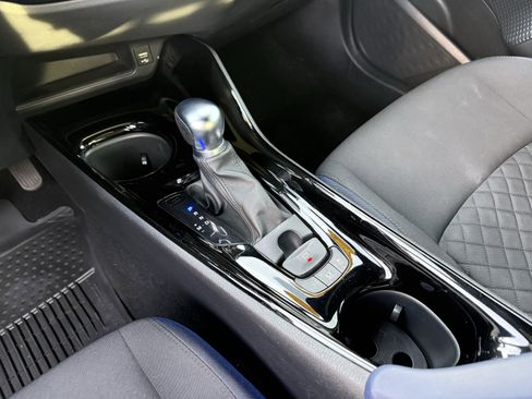 Used 2021 Toyota C-HR XLE image 17