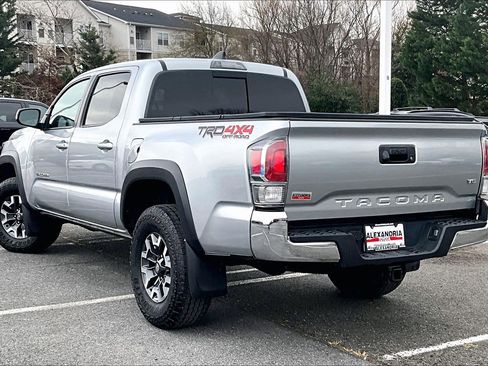 Used 2023 Toyota Tacoma TRD Off-Road image 10