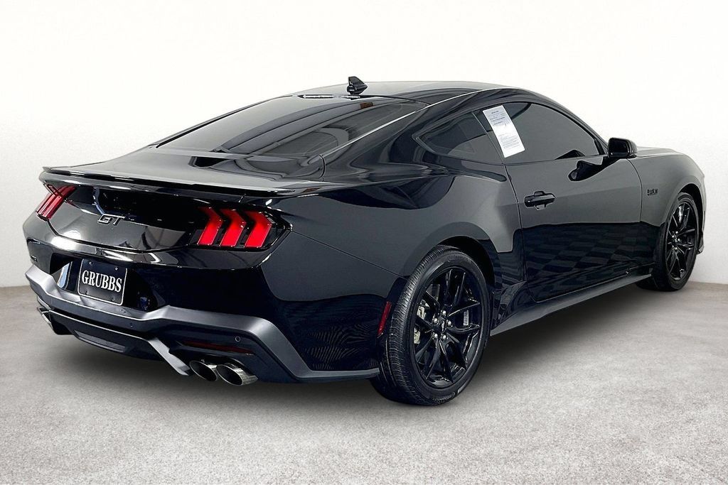 Used 2025 Ford Mustang GT Premium RWD image 2