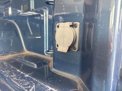 Used 2024 GMC Sierra 1500 SLT image 18