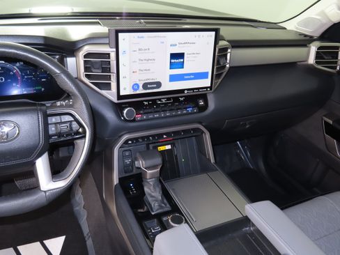 Used 2024 Toyota Sequoia Limited image 42