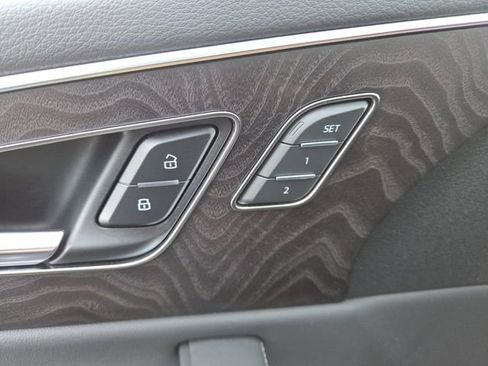 Used 2023 Audi Q8 Premium Plus image 11