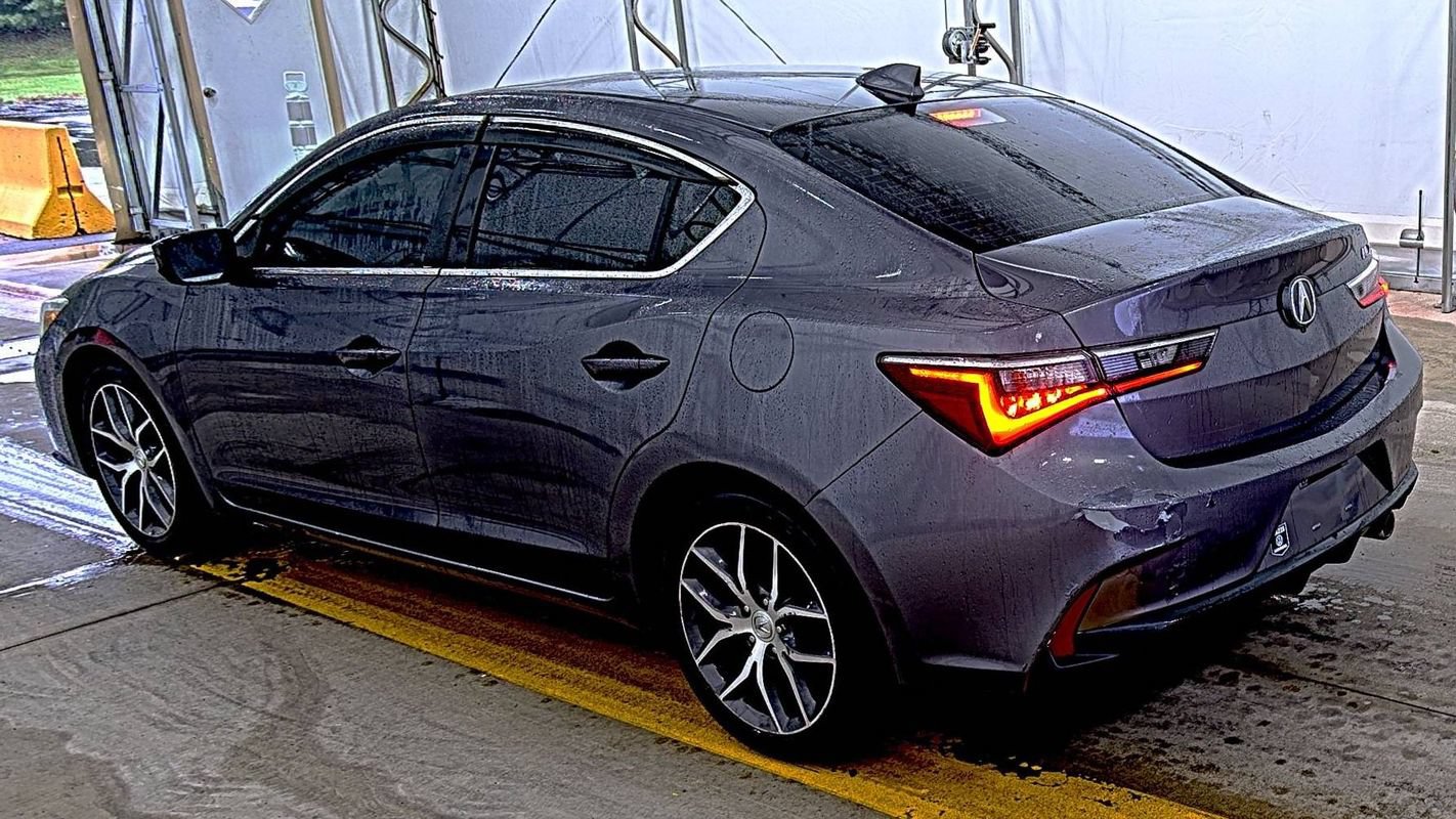 Used 2019 Acura ILX w/ Premium Package FWD image 2