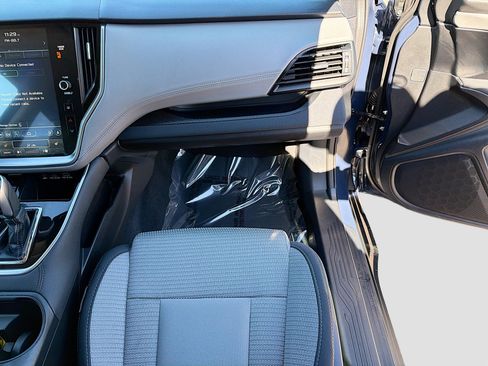 Used 2025 Subaru Outback Premium w/ Popular Package #1A image 18