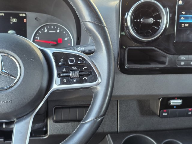Used 2022 Mercedes-Benz Sprinter 2500 image 28