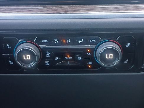 Used 2025 Chevrolet Silverado 1500 LT image 4