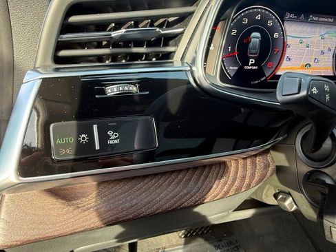 Used 2019 Audi Q8 Prestige w/ Towing Package image 19