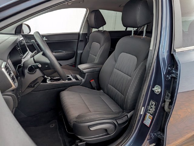 Used 2021 Kia Sportage LX AWD/4WD image 11