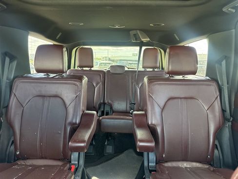 Used 2022 Ford Expedition Limited AWD/4WD image 32
