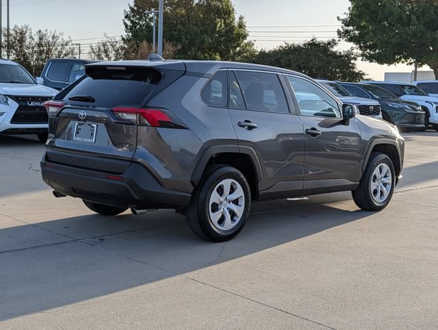 Used 2025 Toyota RAV4 LE AWD/4WD image 6
