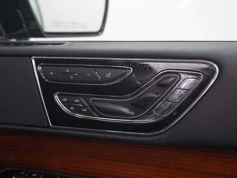 Used 2019 Lincoln Navigator Reserve AWD/4WD image 13