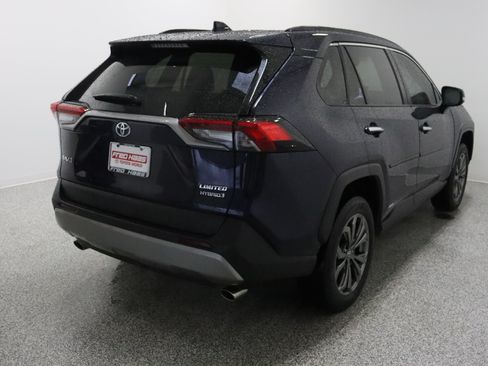 Used 2022 Toyota RAV4 Limited AWD/4WD image 7