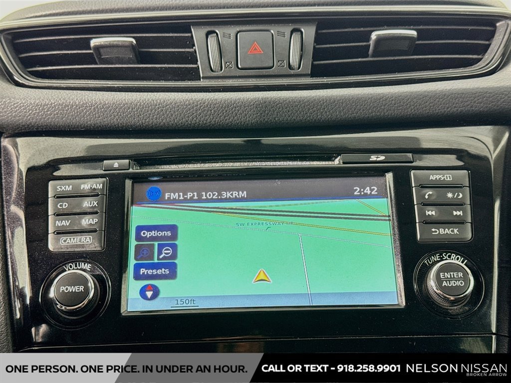 Certified 2017 Nissan Rogue SV w/ SV Premium Package FWD image 13