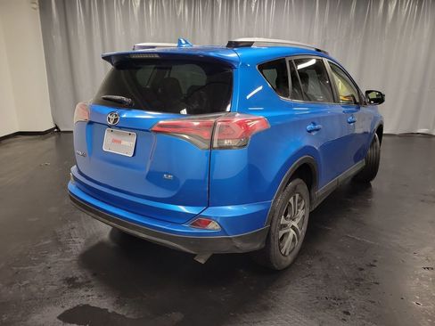 Used 2017 Toyota RAV4 LE image 8