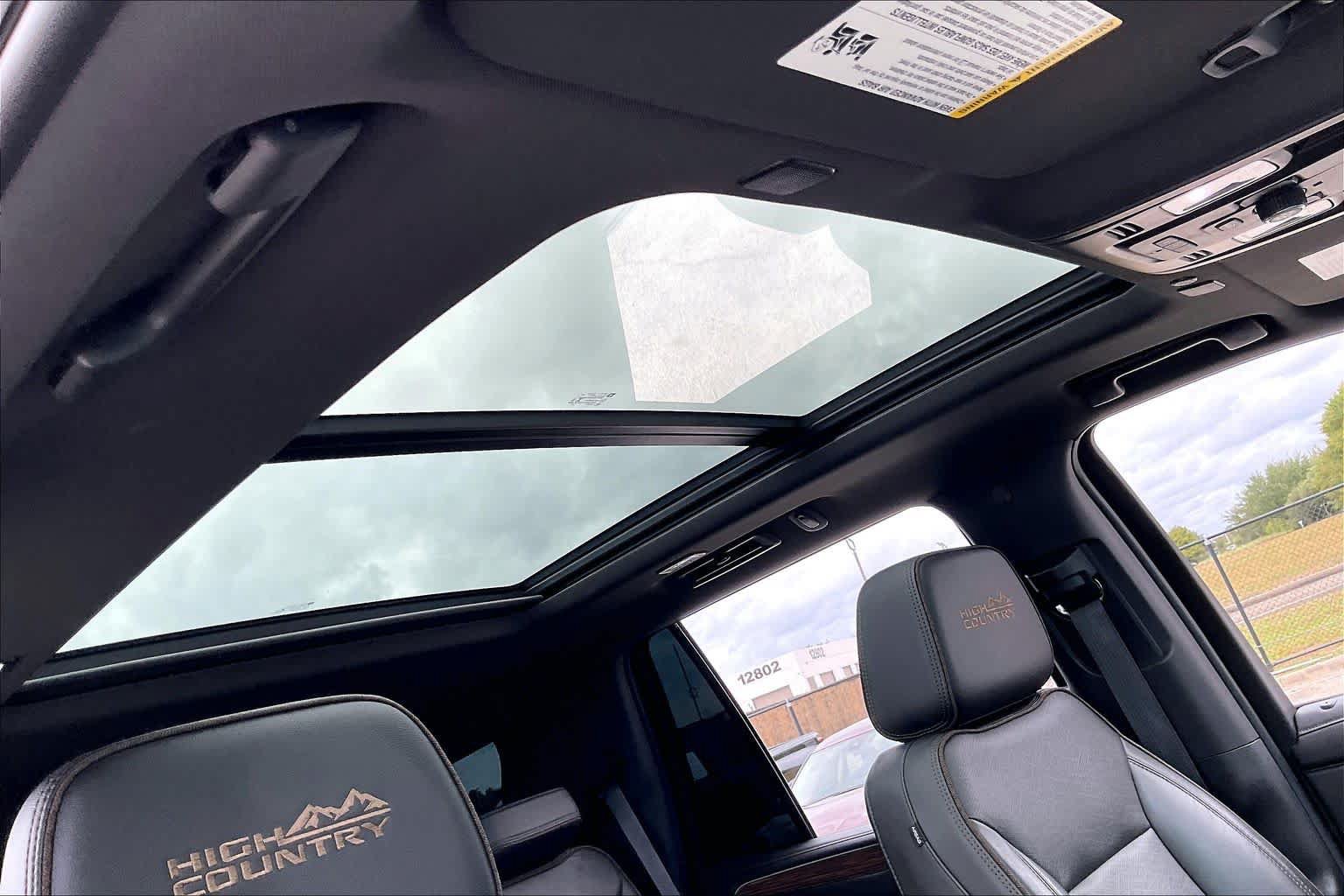 Used 2021 Chevrolet Tahoe High Country w/ Premium Package AWD/4WD image 14