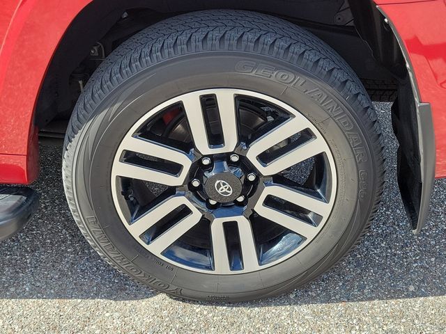 Used 2022 Toyota 4Runner Limited AWD/4WD image 8