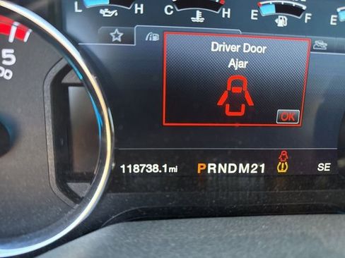 Used 2017 Ford F250 Lariat w/ Lariat Value Package image 9