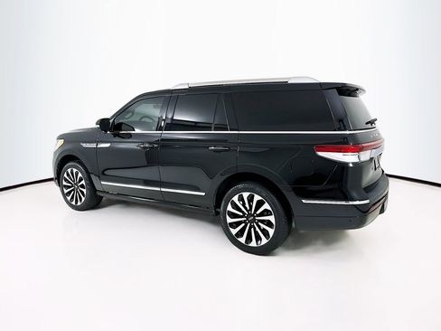 Used 2022 Lincoln Navigator Reserve image 6