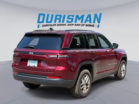 Used 2024 Jeep Grand Cherokee Laredo X AWD/4WD image 2