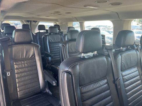 Used 2023 Ford Transit 350 XLT image 37