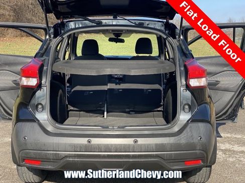 Used 2020 Nissan Kicks S image 33