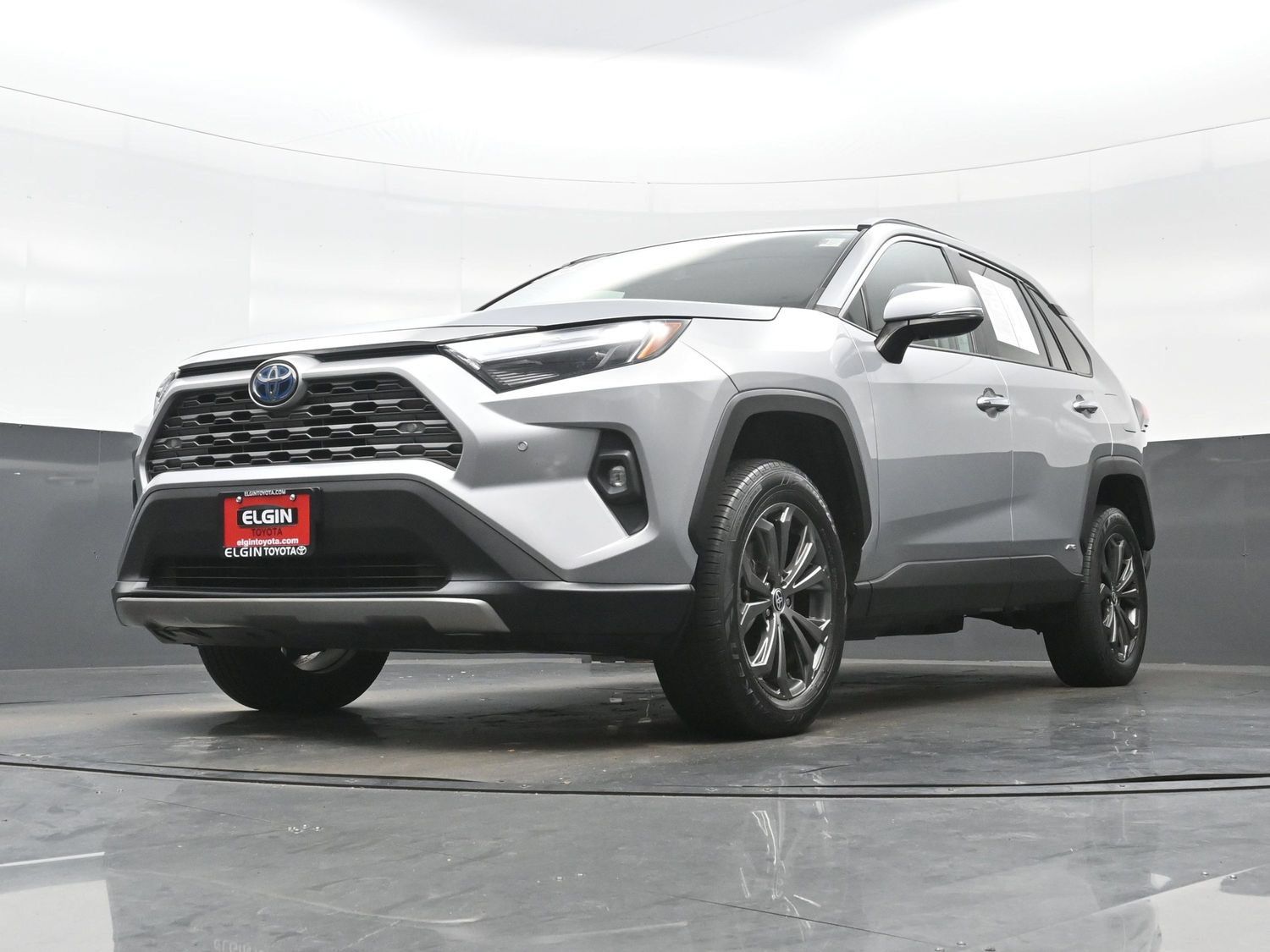 Used 2023 Toyota RAV4 Limited AWD/4WD image 29