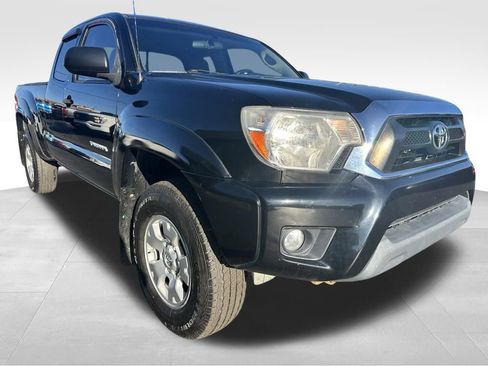 Used 2015 Toyota Tacoma 4x4 Access Cab V6 w/ SR5 Package image 37
