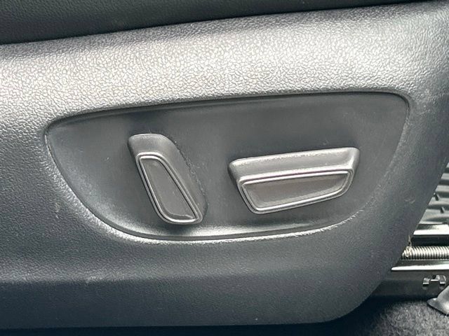 Used 2022 Toyota Highlander XLE AWD/4WD image 28