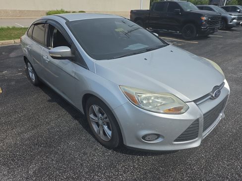 Used 2013 Ford Focus SE FWD image 2