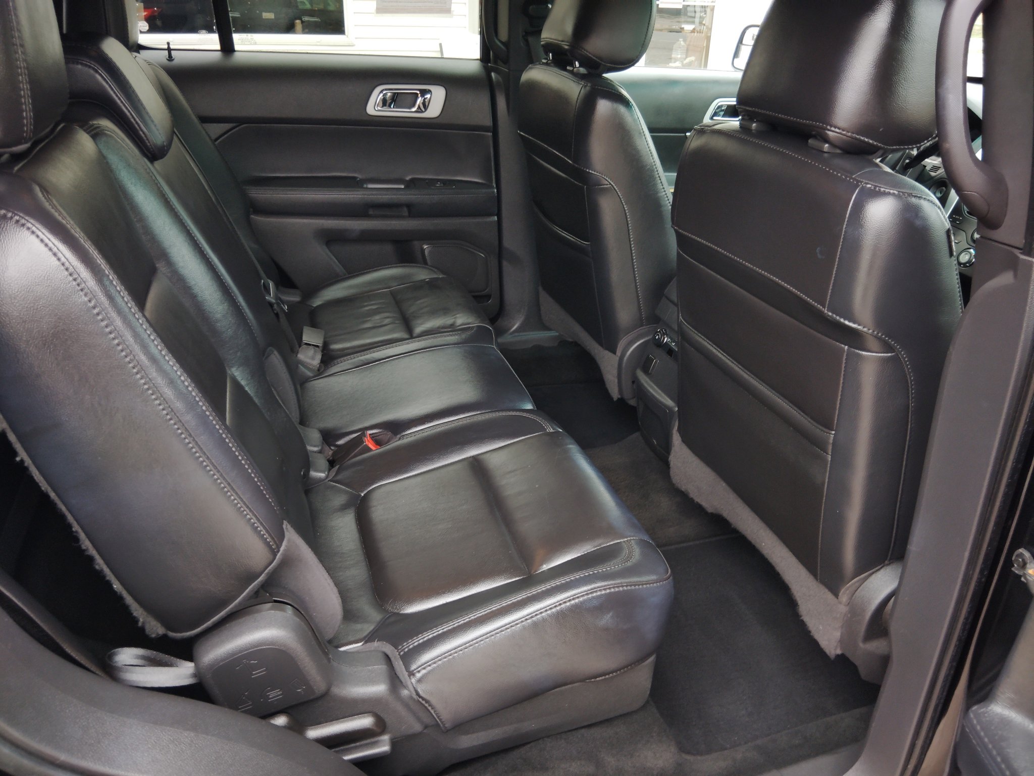 Used 2011 Ford Explorer XLT w/ 202A Rapid Spec Order Code FWD image 28
