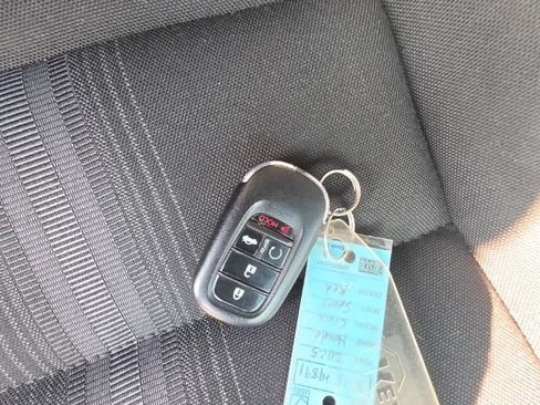 Used 2025 Honda Civic Sport image 32