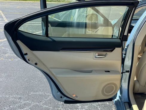 Used 2013 Lexus ES 350 w/ Luxury Pkg FWD image 15