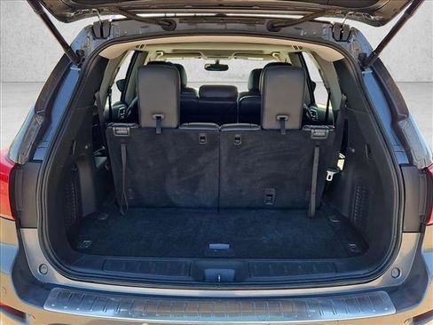 Used 2017 Nissan Pathfinder Platinum FWD image 6
