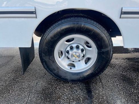New 2026 Chevrolet Express 3500 w/ Power Convenience Package image 26