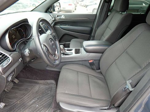 Used 2018 Jeep Grand Cherokee Laredo image 10